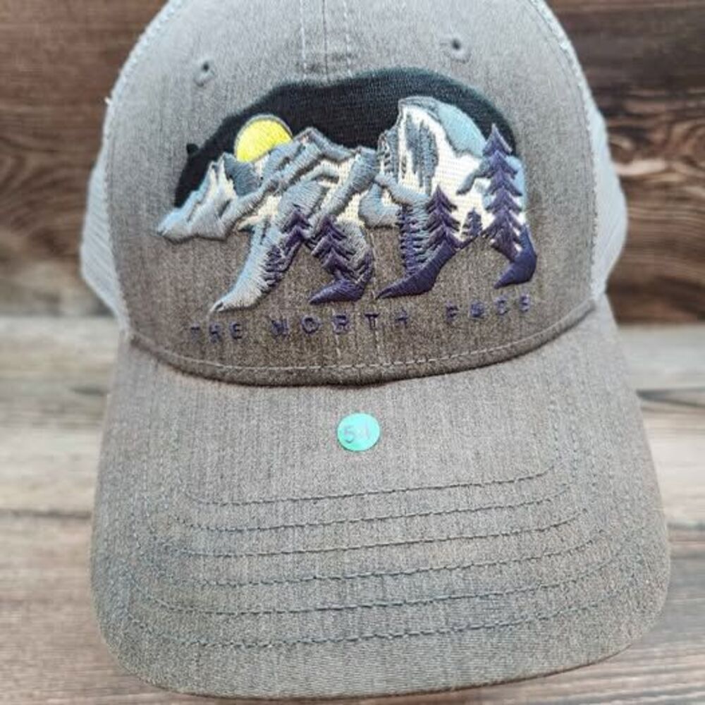 The North Face Grey Bear Mountain Trucker Hat Snapback Cap